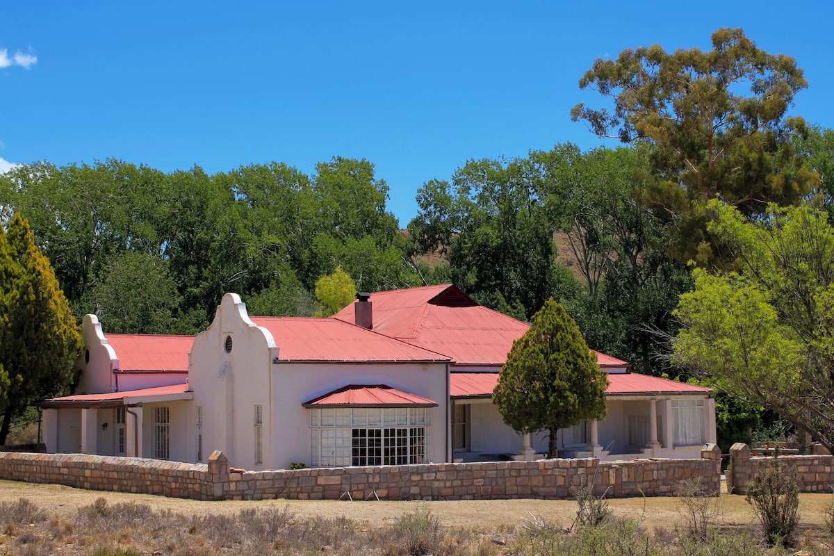 House, 5 Bedrooms, Private Pool, Mountain View (The Poplars ) | Individually decorated, individually furnished, free WiFi, bed sheets