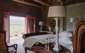 Individually decorated, individually furnished, free WiFi, bed sheets - Sneeuberg Nature Reserve (Nieu-Bethesda)