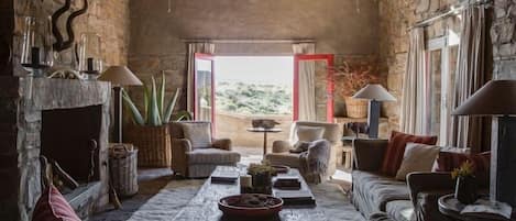 House, 4 Bedrooms, Private Pool, Mountain View (Klip) | Living room