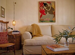 Traditional-Ferienhaus, 2 Schlafzimmer, Bergblick, zum Garten hin | Wohnbereich