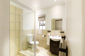 Chalet (Self-catering) | Badezimmer