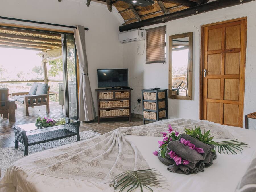 Luxury Chalet | Premium bedding, down duvets, individually decorated