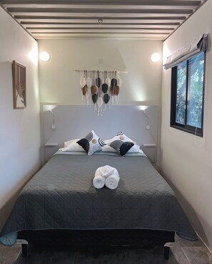 Egyptian cotton sheets, down comforters, pillowtop beds, minibar - Green Sanctuary Hotel (Nosara)