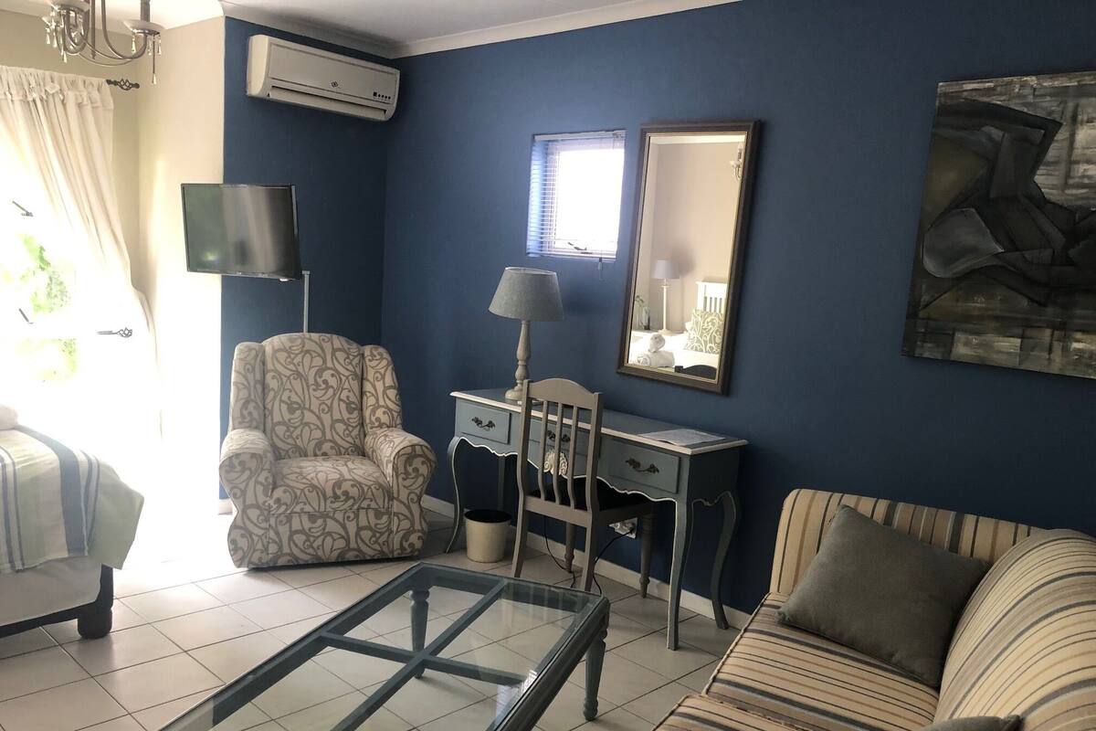 Standard Double Room | In-room safe, WiFi (free), bed sheets