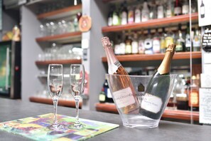 Bar (en el alojamiento)