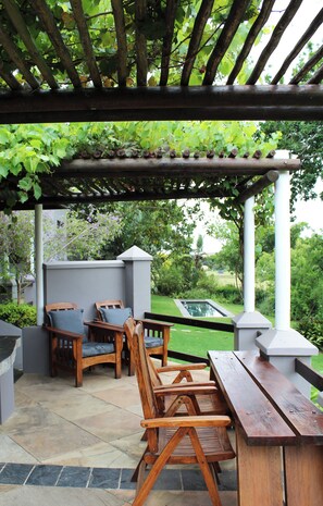 Habitació estàndard, 1 dormitori (Standard self catering room) | Terrassa o pati