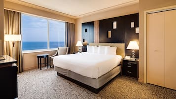 Suite, 1 habitación, vista al océano (High Floor, Roll-in Shower) | Vista desde la habitación