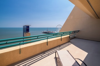 Ocean Front Super Suite with Balcony | Balcony at Showboat Hotel Atlantic City