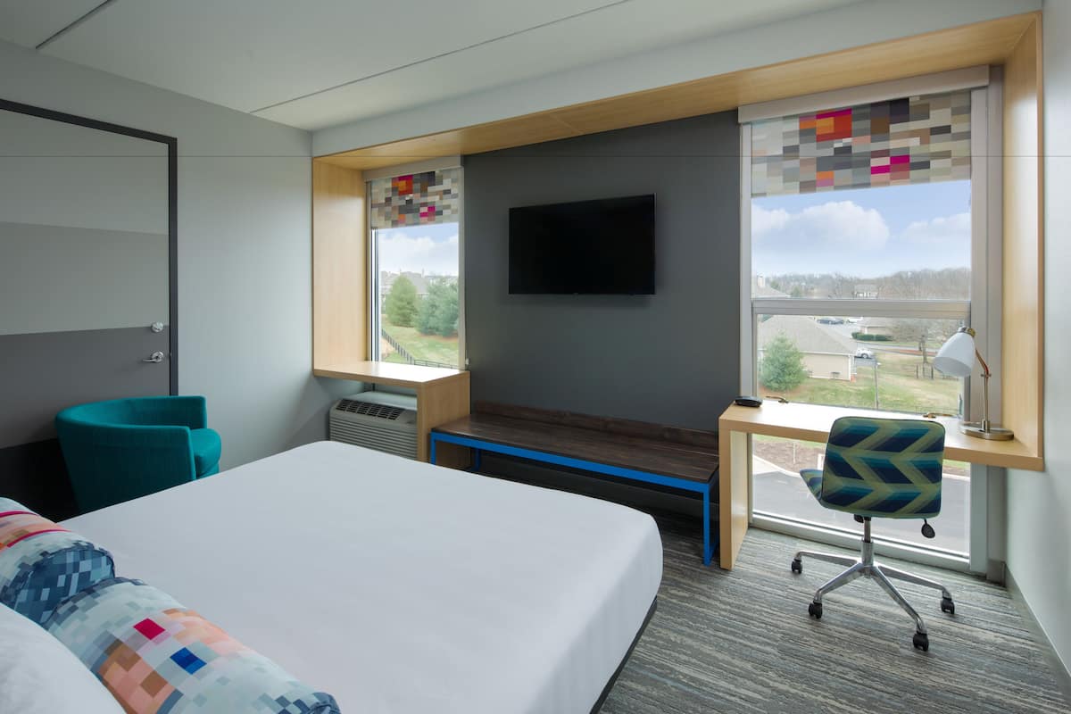In-room safe, desk, laptop workspace, iron/ironing board