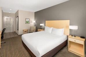 Zimmer, 1 King-Bett, Nichtraucher | Hochwertige Bettwaren, Zimmersafe, Schreibtisch