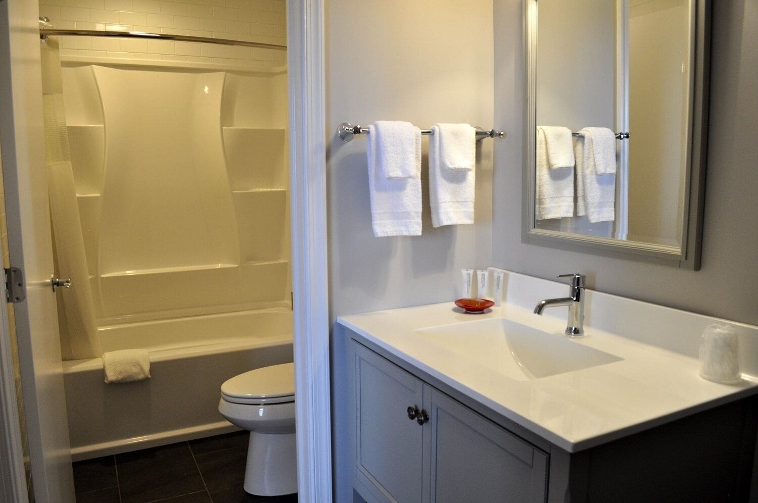 standard room, 2 double beds (lake shore) | bathroom | hair dryer, towels, soap, shampoo