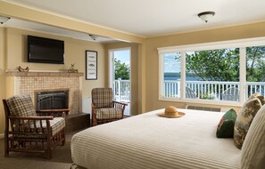 Suite de lujo, 1 cama de matrimonio grande | Ropa de cama hipoalergénica, edredones de plumas, cortinas opacas