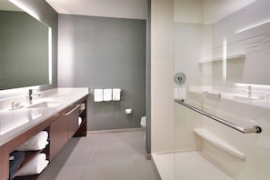 Suite, 2 Bedrooms | Bathroom | Free toiletries, hair dryer, towels, shampoo