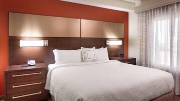 Ropa de cama de alta calidad y escritorio