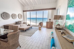 40-inch Smart TV with cable channels - Playa Escondida Beach Club (Tela)