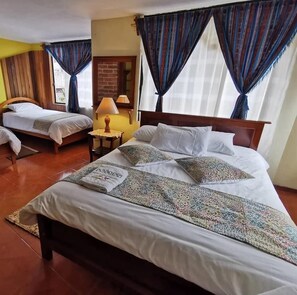 Family Quadruple Room | Desk, free WiFi - Donde Ivan (Baños de Agua Santa)