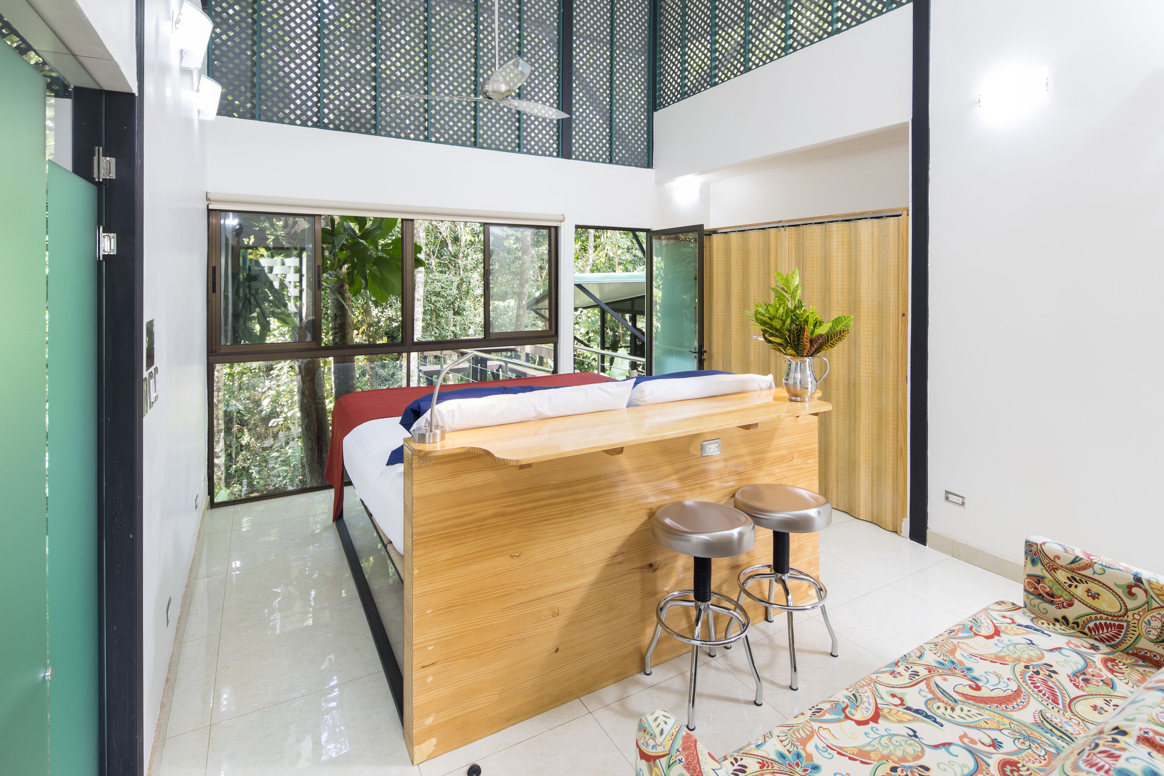 标准平房, 1 张特大床, 阳台, 山景 (Brunka) | 加厚床垫、客房内保险箱、床单