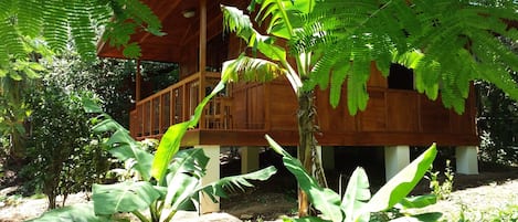 Traditionell stuga - balkong | BoendeomrÄde