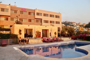 Outdoor pool - VU'Z Hotel Apt (Blat)