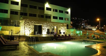 VU'Z Hotel Apt