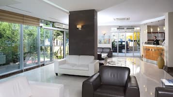 Bar lounge