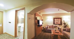 Suite | Wohnbereich | LCD-Fernseher