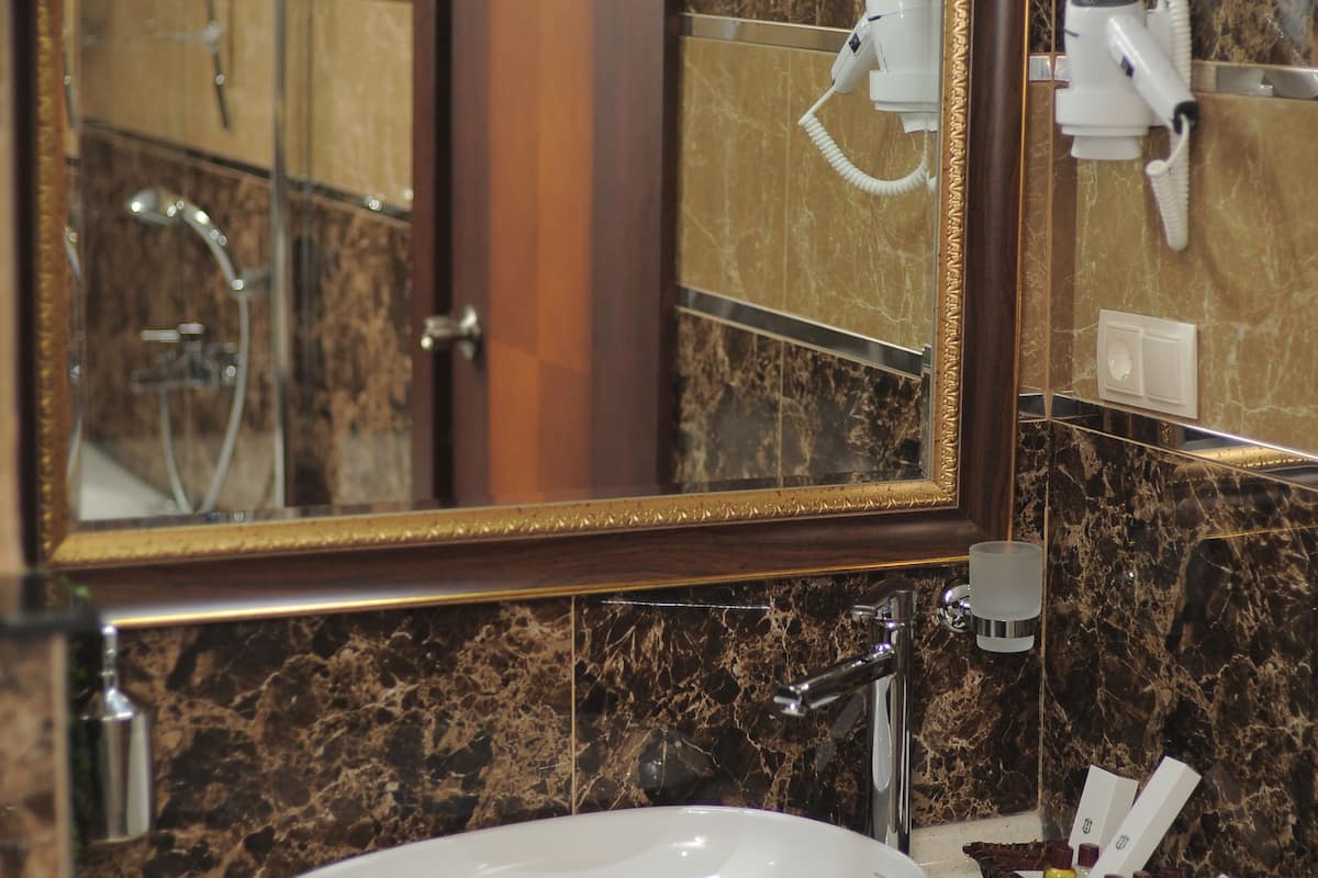 standard suite, 1 bedroom, jetted tub | bathroom sink