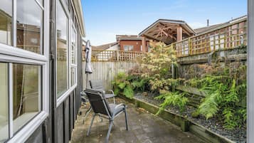 Studio | Blick auf den Garten