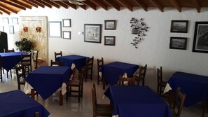 Daily English breakfast (COP 10000.00 per person)