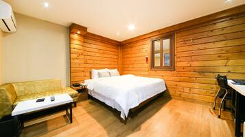 ๋๋ญ์ค ๋๋ธ๋ฃธ (์ฃผ์ฐจ๋ถ๊ฐ, Check in time Mon-Fri 4PM,Sat-Sun 8PM) | ๋ฐฉ์ ์ค๋น, ๋ฌด๋ฃ WiFi