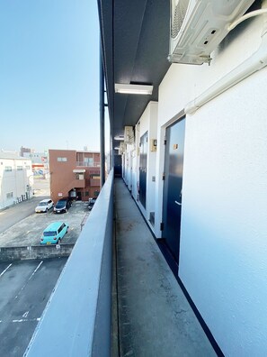 숙박 시설 입구