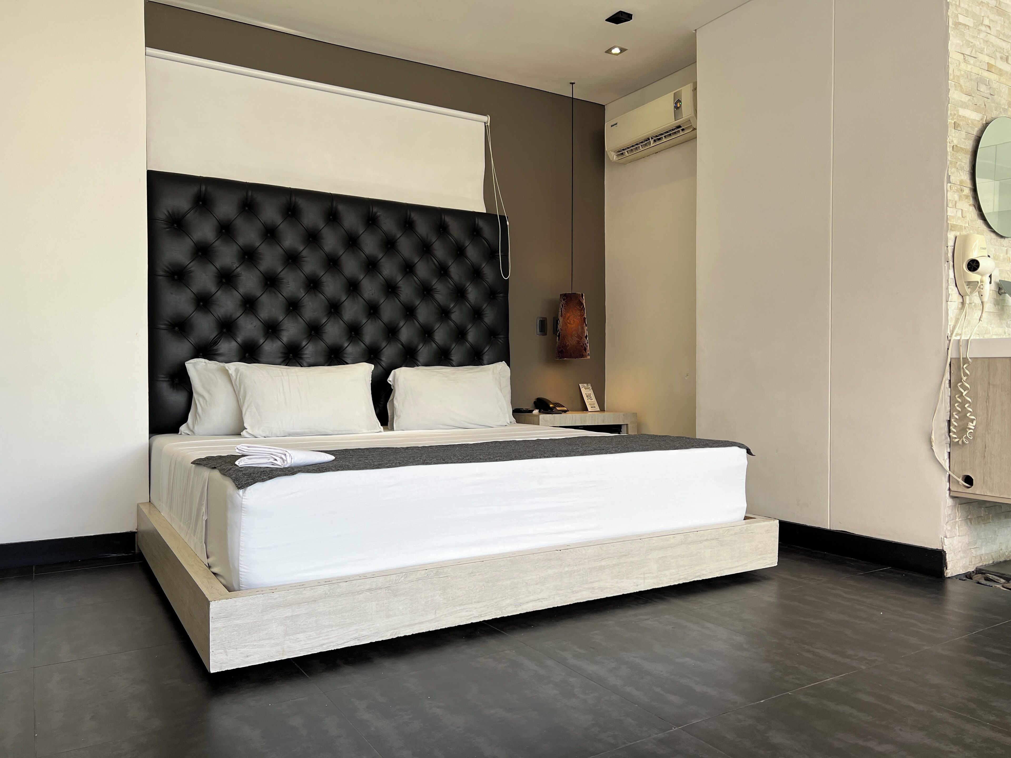 Premium dubbelrum - bubbelpool | Skrivbord, gratis wi-fi och sängkläder