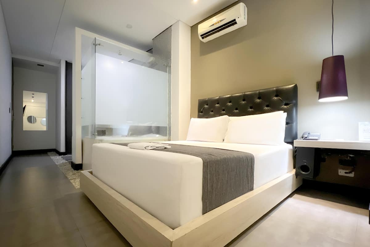 Desk, free WiFi, bed sheets