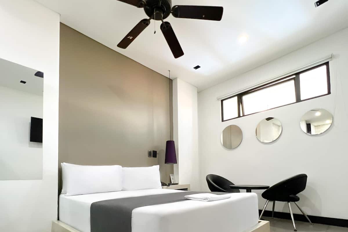 Desk, free WiFi, bed sheets