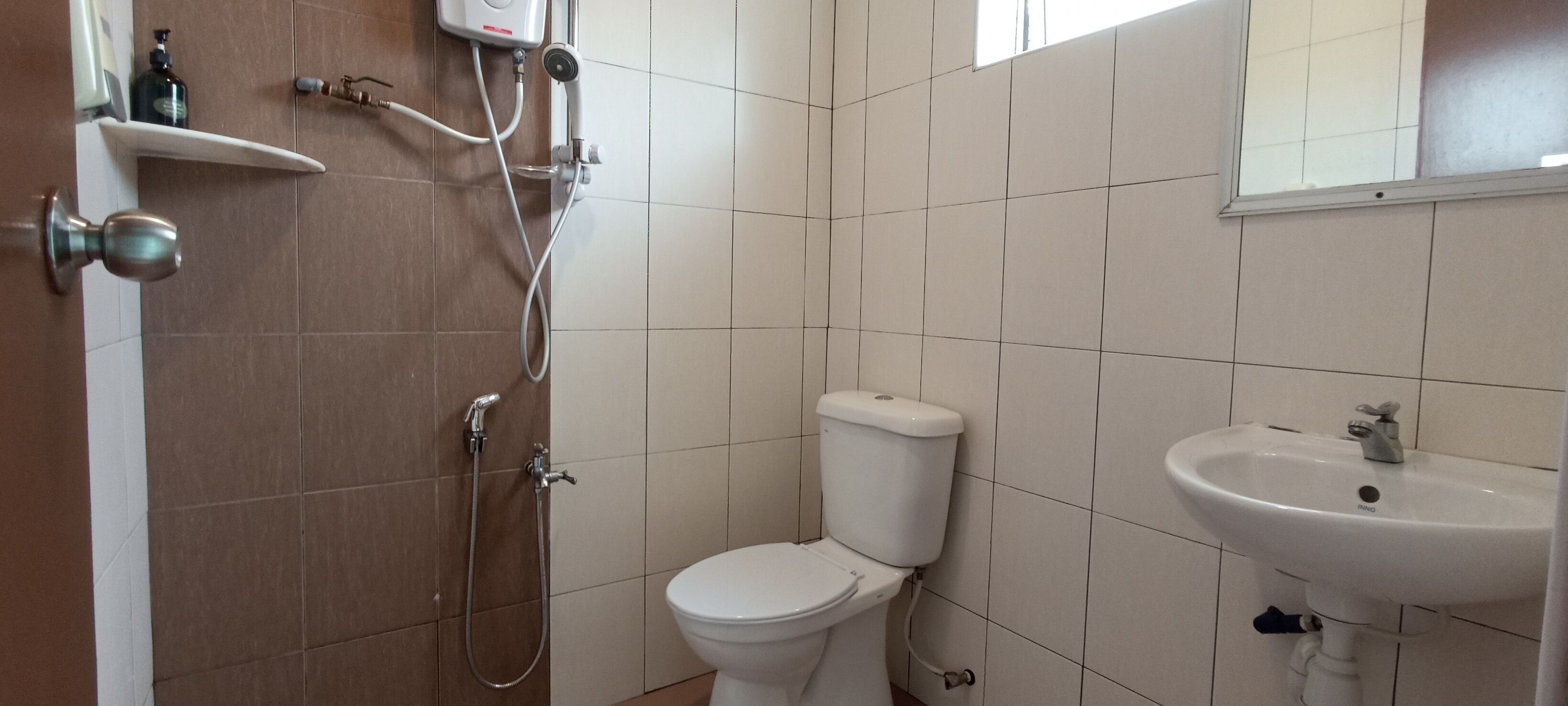 shower, free toiletries, hair dryer, slippers