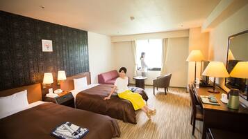 デスク、アイロン / アイロン台、WiFi (無料)、ベッドシーツ