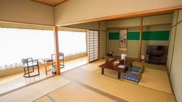 Japanese Room, Smoking, Golf View | Desk, iron/ironing board, free WiFi, bed sheets