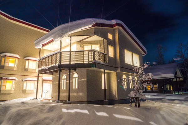 Bliss Villa Tsubaki - Japan