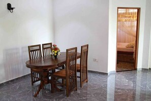 Dining - Coral Palm Villa & Apartments (Unawatuna)