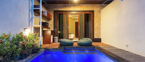 Minibar, in-room safe, individually decorated, individually furnished