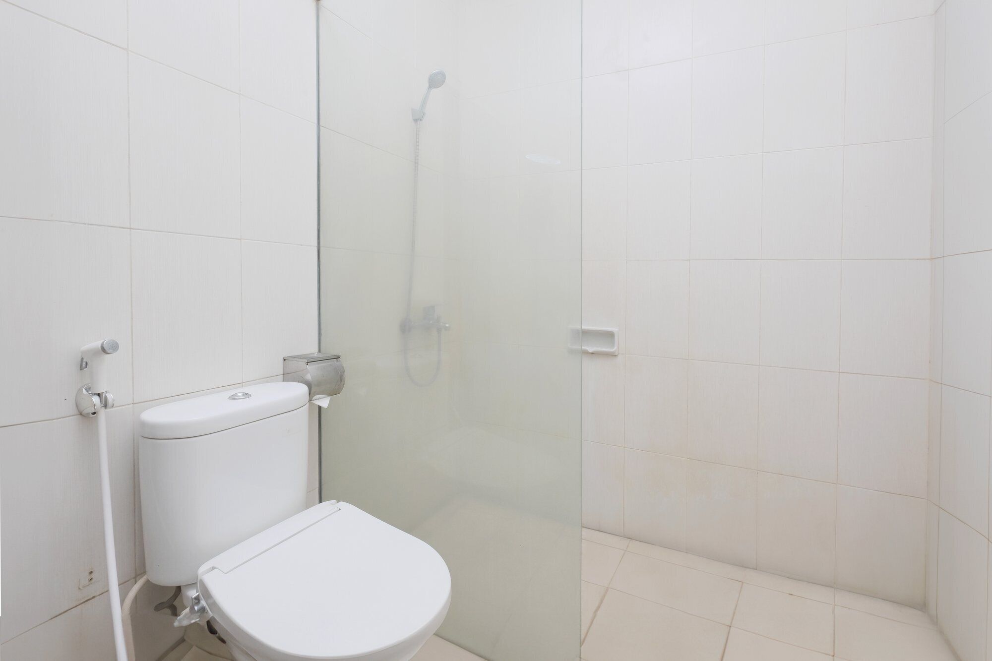 superior room | bathroom | shower, free toiletries, hair dryer, dressing gowns