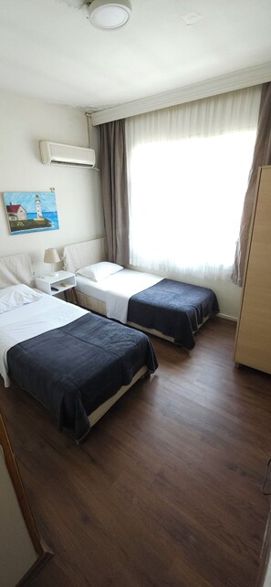 Kamar Twin Standar | Brankas, setrika/meja setrika, dan Wi-Fi gratis