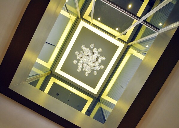 Interior entrance - Well Hotel Cebu (Cebu City)