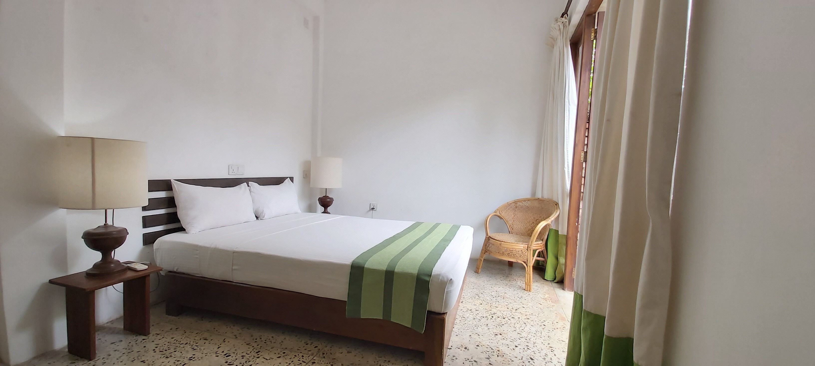 1 bedroom, premium bedding, minibar, desk