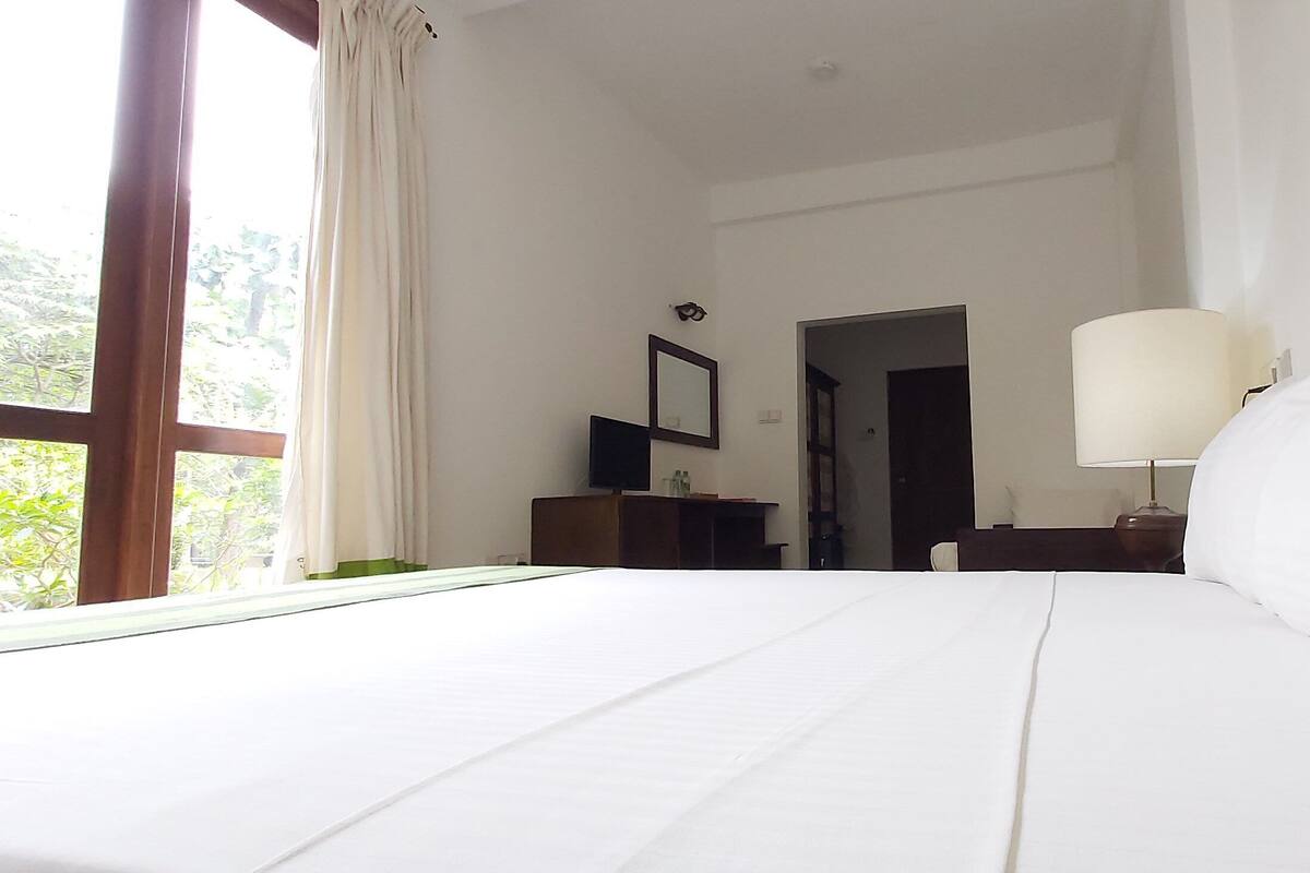 1 bedroom, premium bedding, minibar, desk