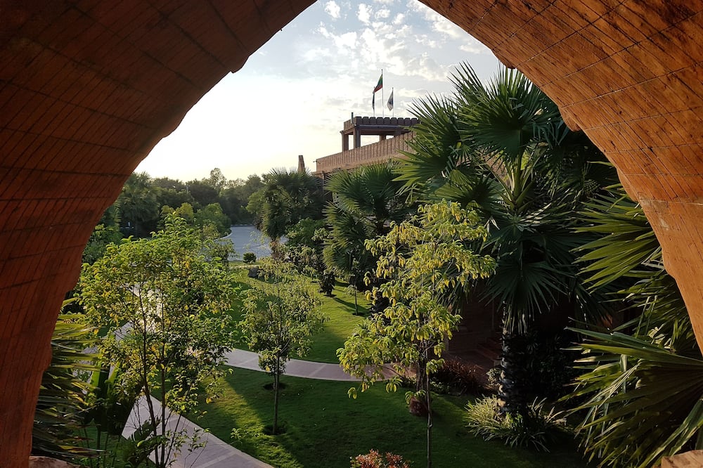 Famous Hotel Bagan
