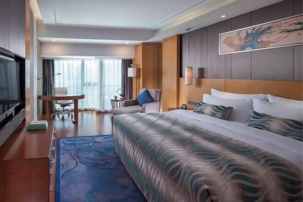 Hochwertige Bettwaren, Daunenbettdecken, Pillowtop-Betten, Minibar