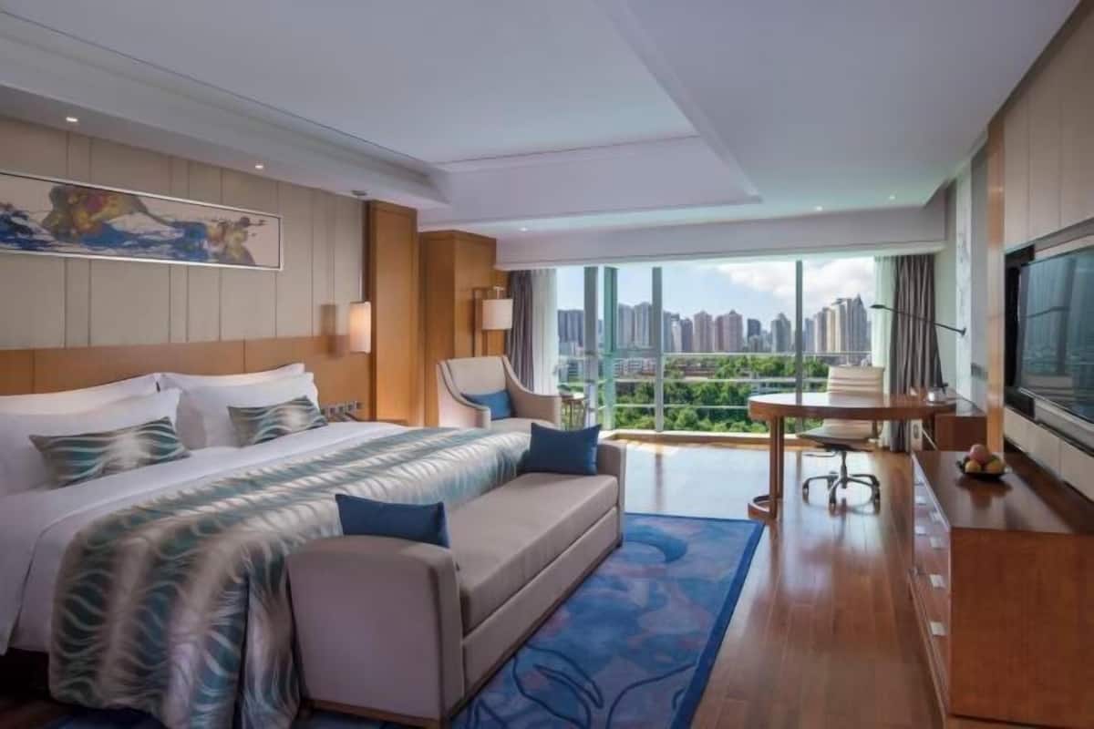 Hochwertige Bettwaren, Daunenbettdecken, Pillowtop-Betten, Minibar
