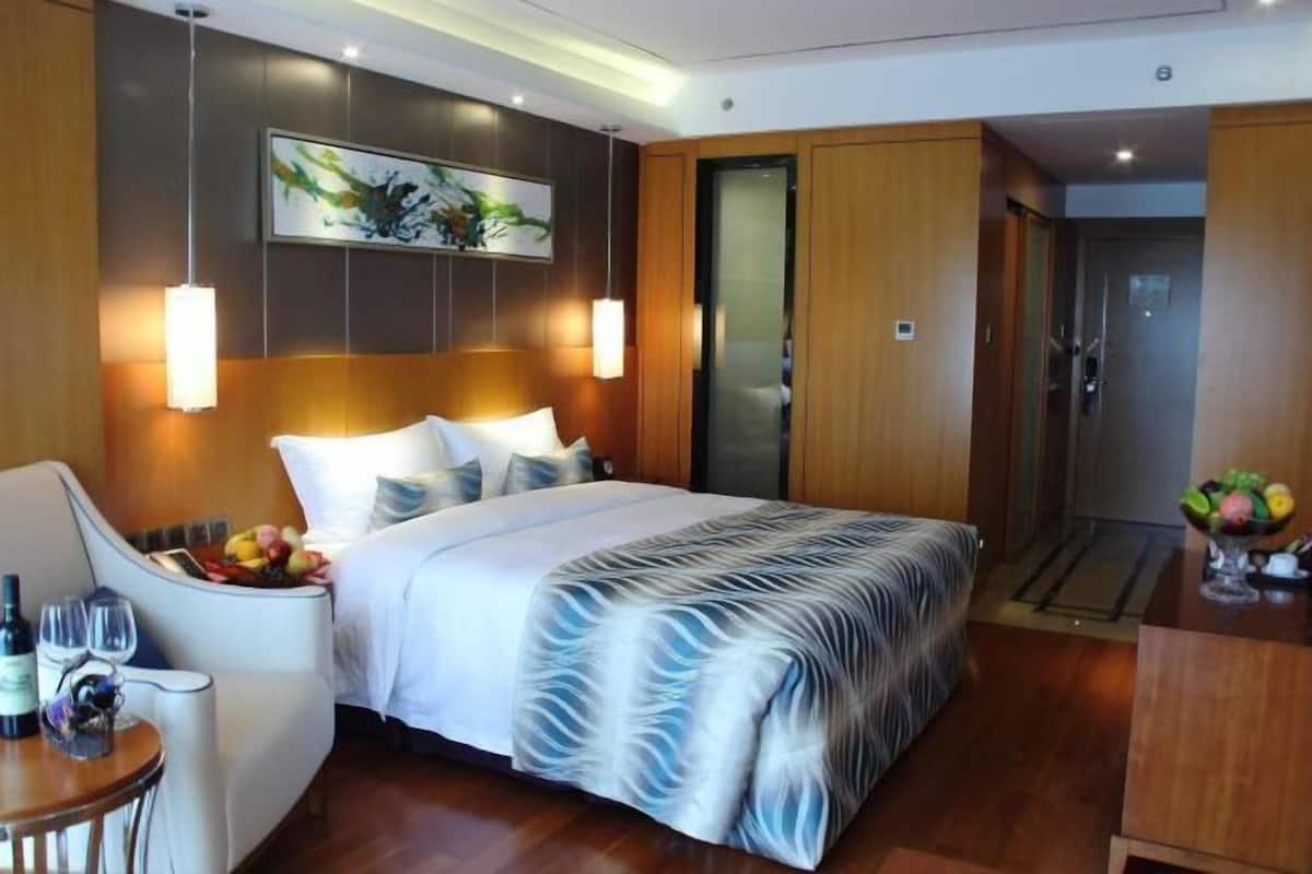 Hochwertige Bettwaren, Daunenbettdecken, Pillowtop-Betten, Minibar