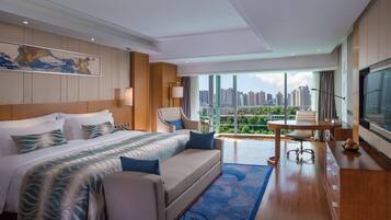 Deluxe kamer, 1 kingsize bed | Kameruitzicht